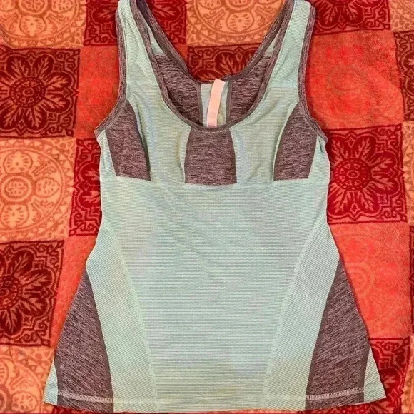 Lululemon run: recharge tank - Picture 3 of 7